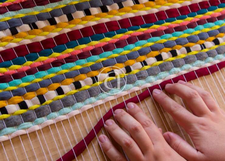 Operatore alla tessitura artigianale